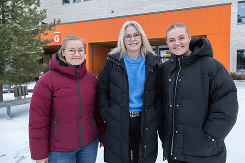 . F.v: Marte Wennberg Aas, Evelyn Skalstad og Nora Wendelborg Olsen.